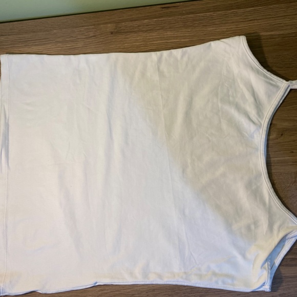 basic  white top - Picture 5 of 7
